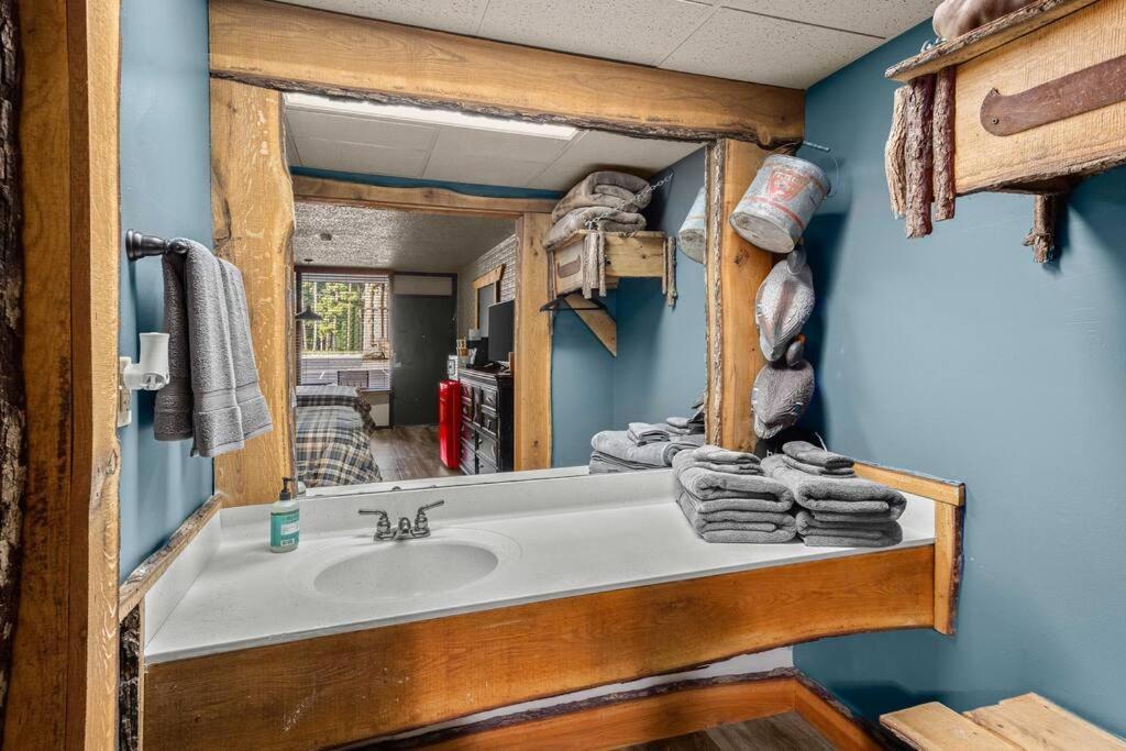 Stonegate Lodge King Bed Wifi Roku Tv Salt Water Pool Room #203 Eureka Springs Exterior foto